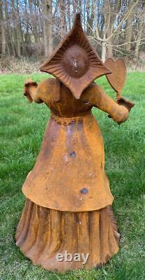 Cast Iron Garden Sculpture The Queen of Hearts from Alice in Wonderland 71cm