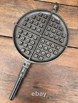 Griswold Cast Iron New American #8 Waffle Iron With Acorn Hinge