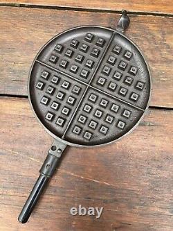 Griswold Cast Iron New American #8 Waffle Iron With Acorn Hinge