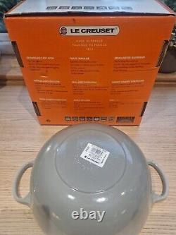LE CREUSET Signature Cast Iron 26cm Round Soup Pot 26cm D 4.1L Mist Grey Boxed